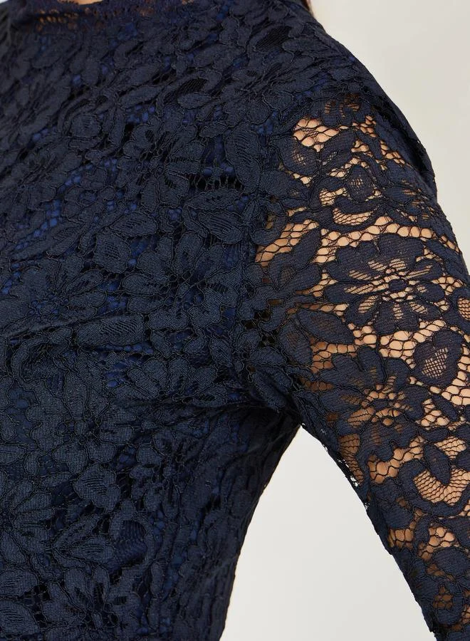 ستايلي طقم منسق من تنورة ماكسي ساتان وبلوزة دانتيل للنساء